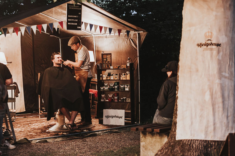 Stand des Friseurs Königshaupt