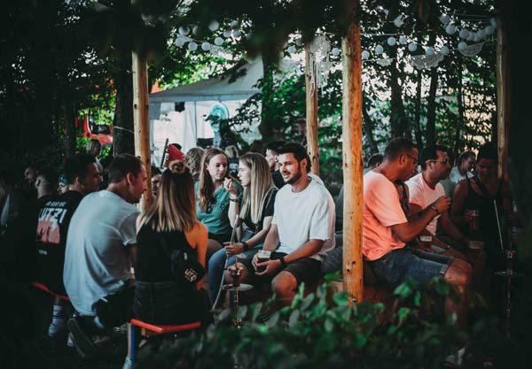 Shisha-Lounge im Shisha-Wald